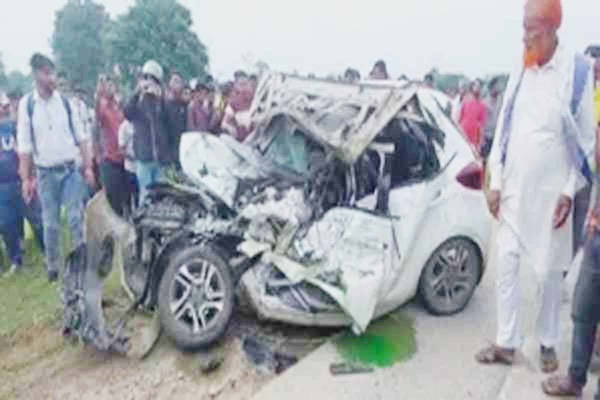 छत्तीसगढ़ के अंबिकापुर में भीषण सड़क हादसे में तीन लोगों की दर्दनाक मौत